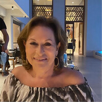Reina van Staveren Email