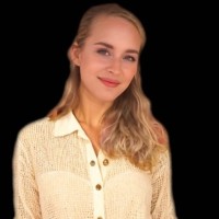 SHE-com Employee Samantha Jensen's profile photo