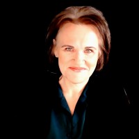 Michelle Robershaw-Avery Email