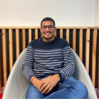 Oscar MacIas Email