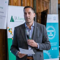 Marcel van der Velden Email