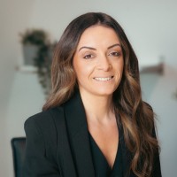 Validate Employee Emma Mason's profile photo