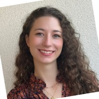 Julia Cazals Email