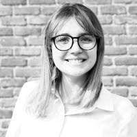 Almudena Velazquez Calzada Email