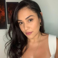 LogPyx Employee Thais Santos's profile photo