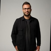 Iskender Ölmezkaya Email