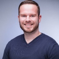 Daniel Plüschke Email