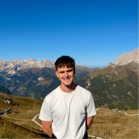 Starling Bank Employee Harry Dewing's profile photo