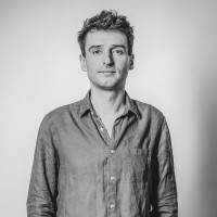 Viktor Treu Email