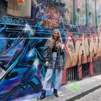 Zoe Arnold Email