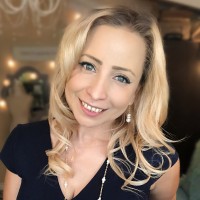 Universal Studios Hollywood Employee Julie Carlson's profile photo