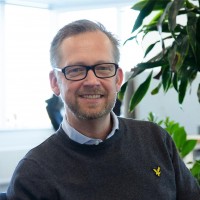 Niklas Böös Email