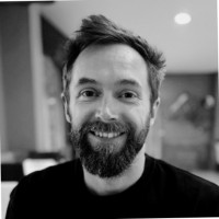 Transform Employee Luke Sanders's profile photo