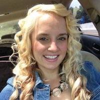 bebe stores Employee Alexis Humulock's profile photo