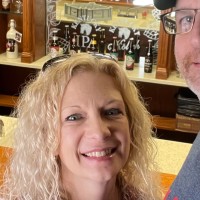Winking Lizard Tavern Employee Melinda Cox's profile photo