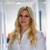 Kinga Vásárhelyi Email