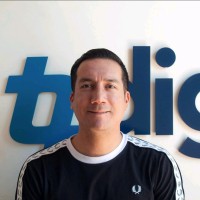 Adrián Flores Email