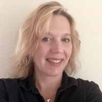 SynPhNe Employee Viviane Robertson's profile photo