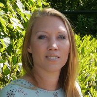 Agnes Oosterveen Email