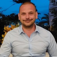 Tom Vanheertum Email