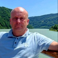 Anton Hollander Email