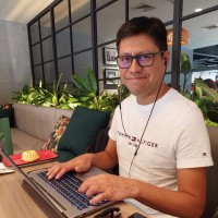 Max Raúl Chumpitaz Avendaño Email