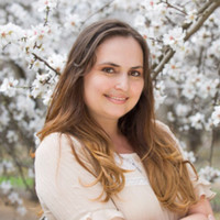 Szpoganicz Rafaela Email & Phone Number