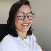 Roberta Tavares Email
