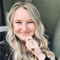 RealtyHive Employee Laura Lutzke's profile photo