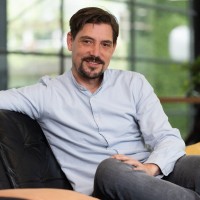 Moritz Schön Email