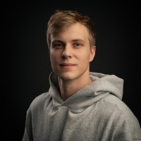 Bart van der Henst Email
