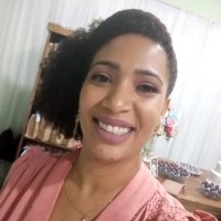 Priscila Tosta Email