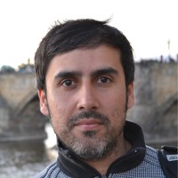 Javier Lavín Email