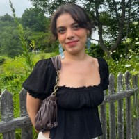 Common Sort Employee Emma Jonas's profile photo