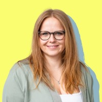 Carina Hüttner Email