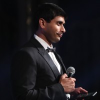 E-mail e número de telefone de Shashi Menon