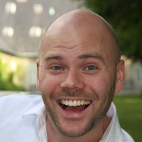 Anders Hallström Email