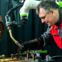 Mateusz Kieniewicz Email