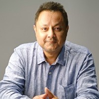 E-mail e número de telefone de Abhijit Chatterjee