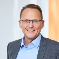 Uwe Jeschke Email