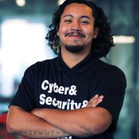PhishX Employee Victor Oliveira's profile photo