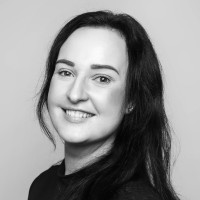 Nicole Valentová Email