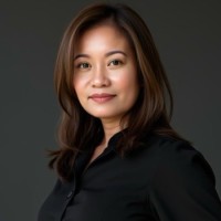 GBank Employee Julie Peters's profile photo