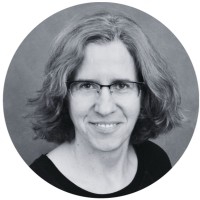 Magdalena Mika Email