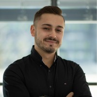 Lukas Metzger Email