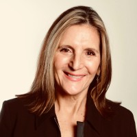 D&H Distributing Employee Leslie Davis's profile photo