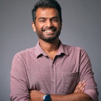 Smart Working Employee Johnathan James's profile photo