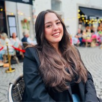 Chloë Bartels Email