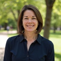 APIContext Employee Lelah Manz's profile photo