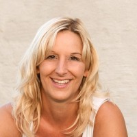 Regina Roß Email